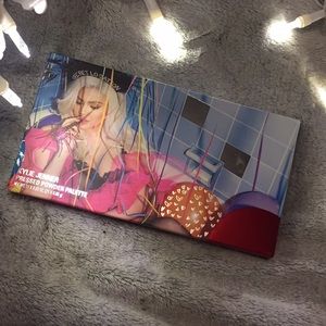 Kylie Cosmetics Sipping Pretty Palette